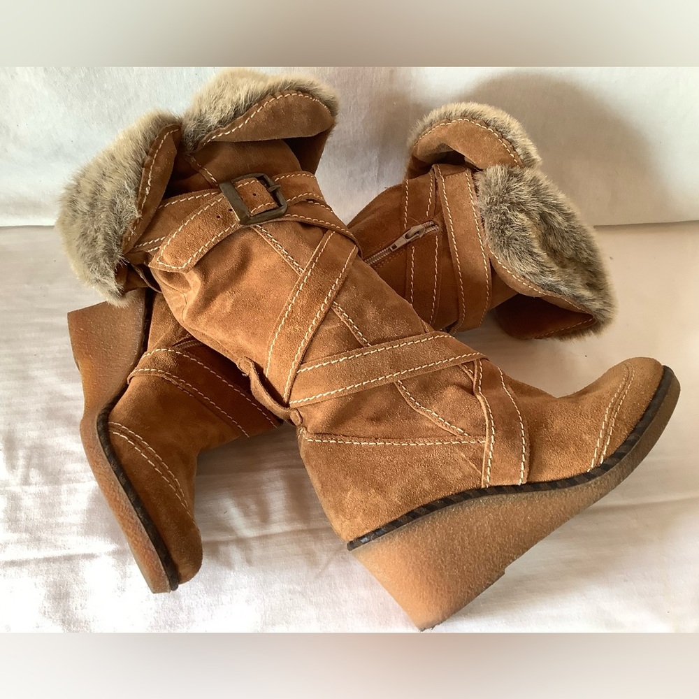 Suede wedge heel boot faux fur top size 7 - Picture 9 of 10
